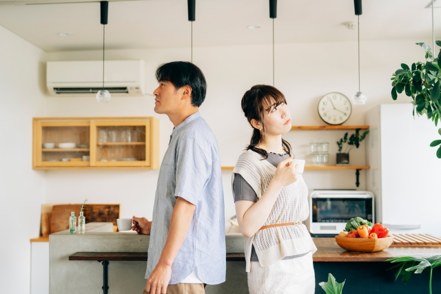 離婚夫婦の画像